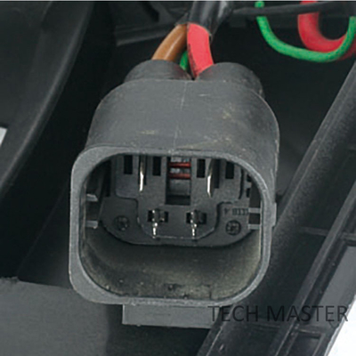 El coche parte los ventiladores del nuevo radiador para el ventilador del motor del módulo de control de W204 A2045000193 400W