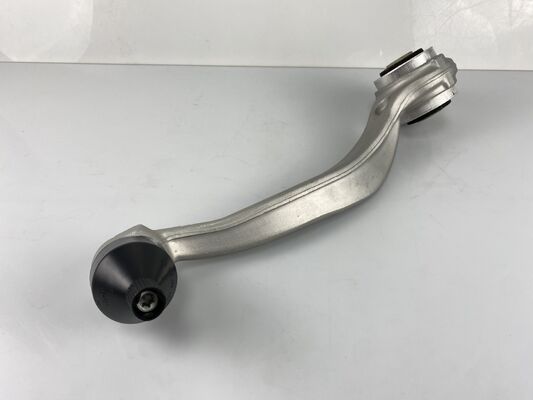 OE 2053301505 Brazo de control curvo delantero inferior para Mercedes Clase C W205 fabricado con material de alta resistencia