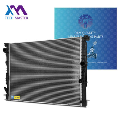 Radiador de aluminio para BMW 5 G30 F90 520 I 2017- OE 17118743664 17118650745 17118686026 Radiador de repuesto de automóvil de calidad duradera