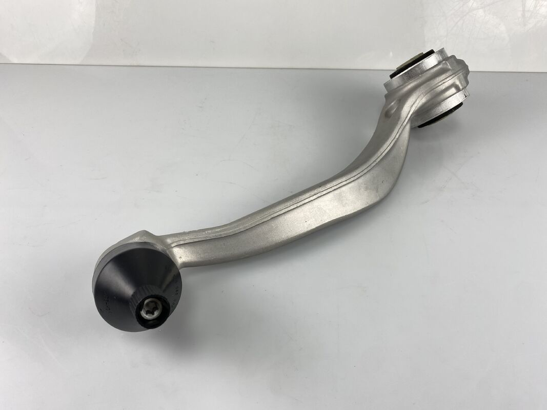 OE 2053301505 Brazo de control curvo delantero inferior para Mercedes Clase C W205 fabricado con material de alta resistencia